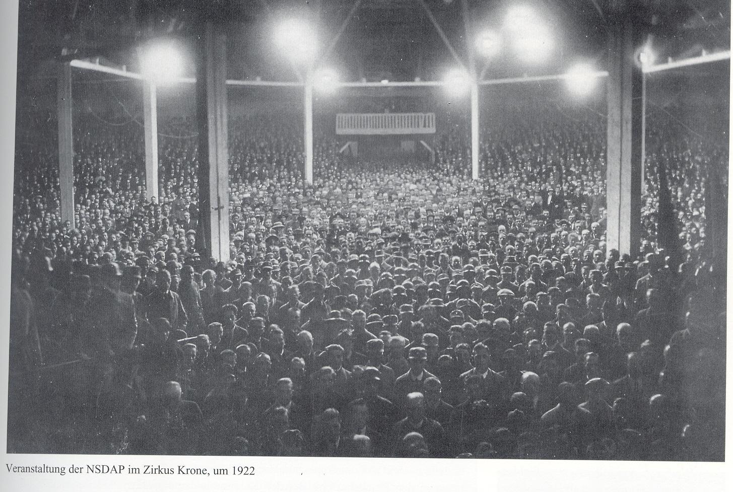 Veranstaltung der NSDAP im Zirkus Krone um 1922